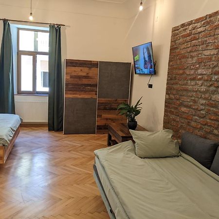 The Industrique Home - 3 Bedroom Apartment Temešvár Exteriér fotografie