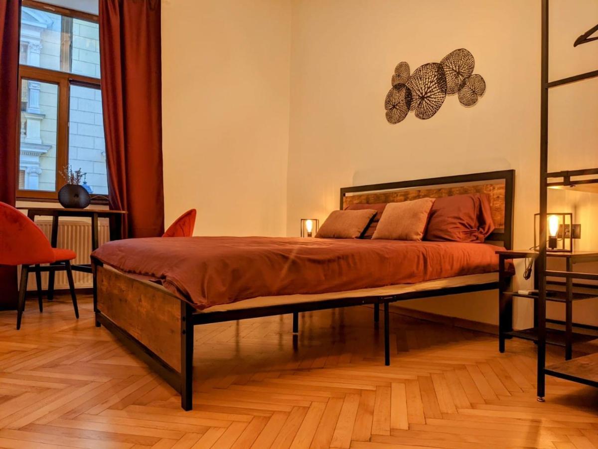 The Industrique Home - 3 Bedroom Apartment Temešvár Exteriér fotografie