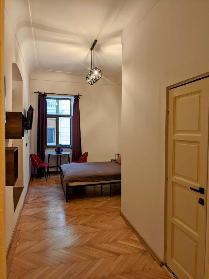 The Industrique Home - 3 Bedroom Apartment Temešvár Exteriér fotografie